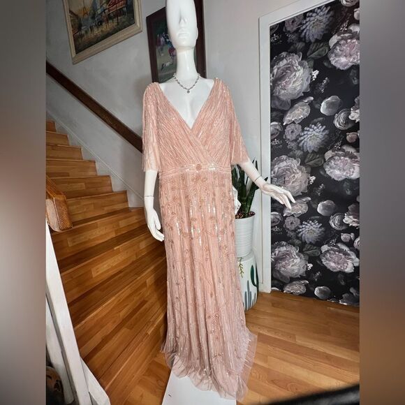 Mac Duggal
Beaded Cape Gown/ Size 18 - Picture 10 of 12